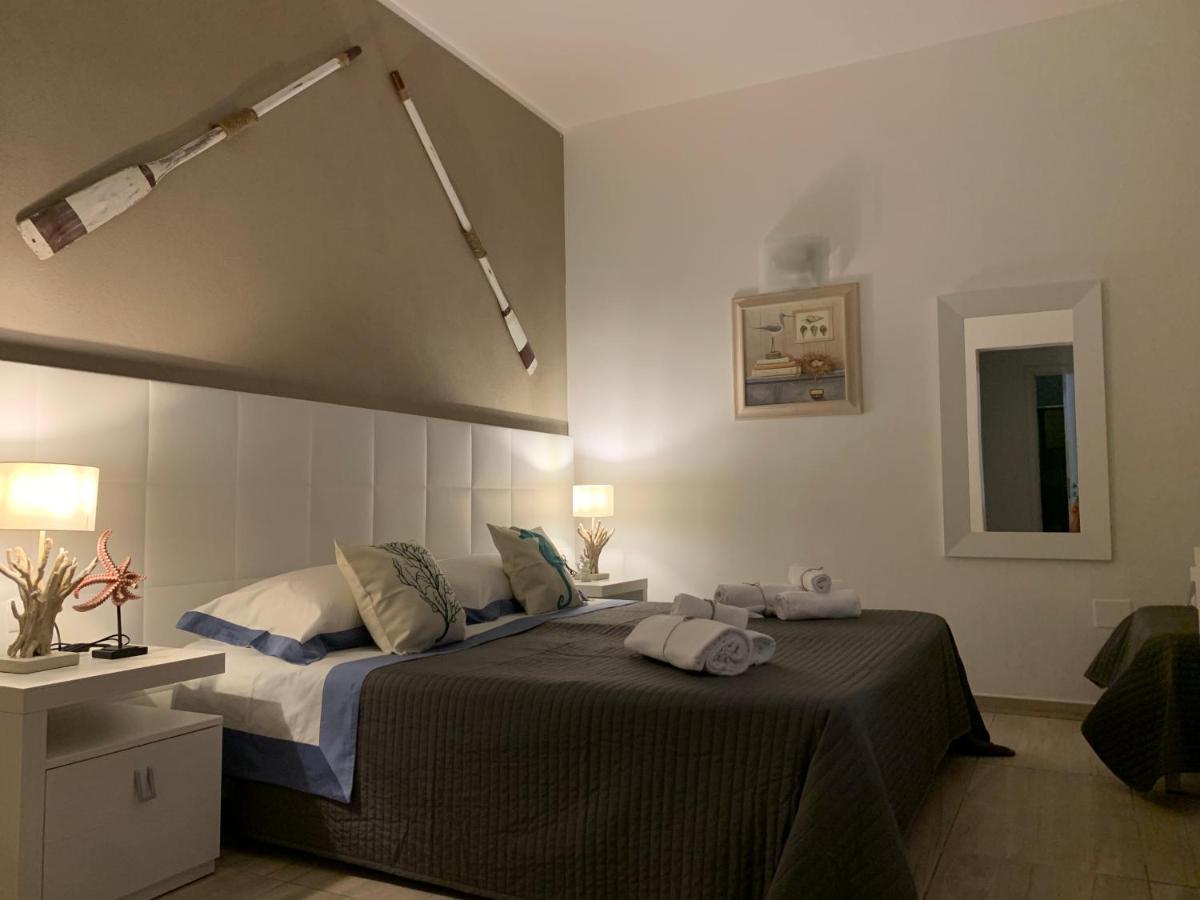 Aquarama Rooms & Apartments Torre Squillace Exterior photo