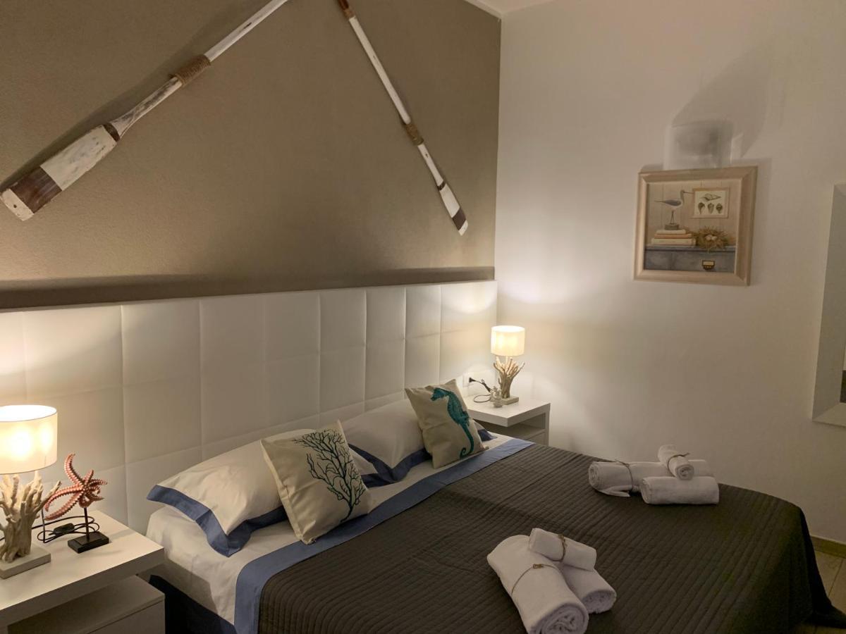 Aquarama Rooms & Apartments Torre Squillace Exterior photo