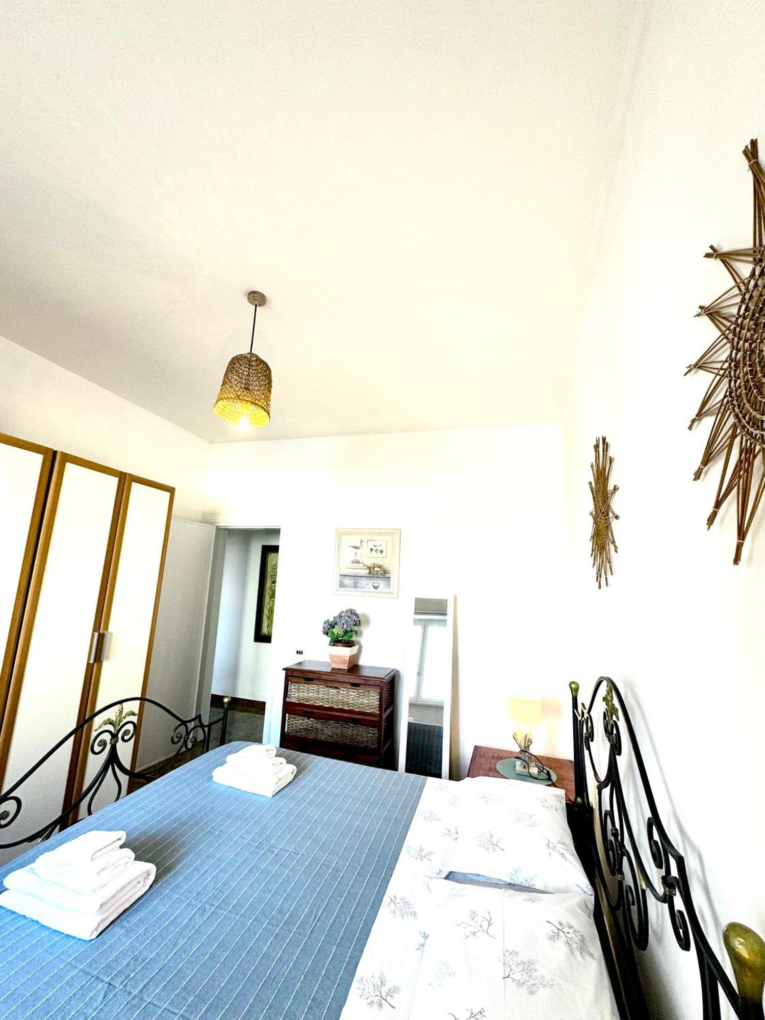 Aquarama Rooms & Apartments Torre Squillace Exterior photo